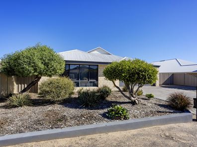 7 Shamrock Street, Wandina WA 6530