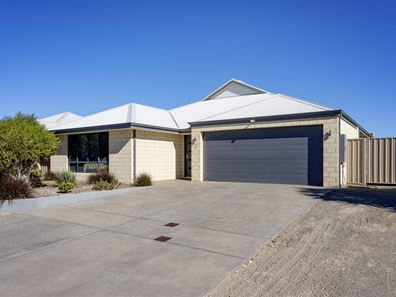 7 Shamrock Street, Wandina WA 6530