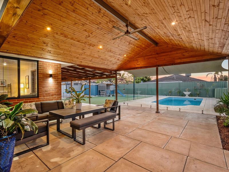 154 Treasure Road, Queens Park WA 6107