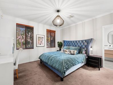 154 Treasure Road, Queens Park WA 6107