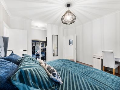 154 Treasure Road, Queens Park WA 6107