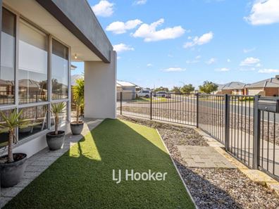 16 Tiffany Centre, Dalyellup WA 6230