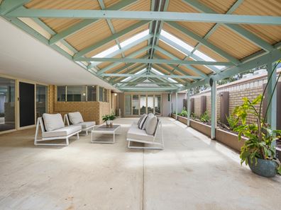 32 Elanora Drive, Cooloongup WA 6168