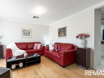15B Falkirk Court, Kinross WA 6028