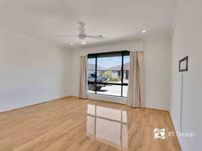 8 Montpellier Way, Piara Waters WA 6112
