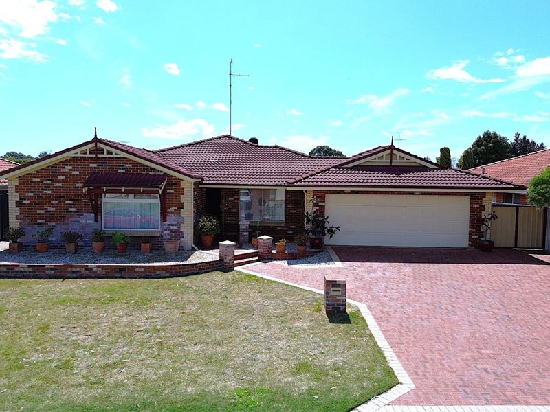 24 Suncrest Meander, Meadow Springs WA 6210