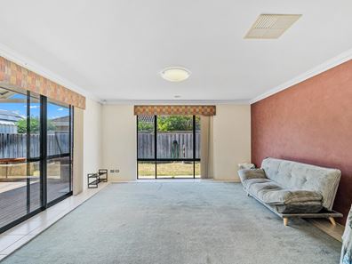 8 Dalona Parkway, Lakelands WA 6180