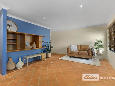 18 Christchurch Place, College Grove WA 6230