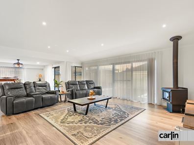 11 Jurien Way, Hammond Park WA 6164