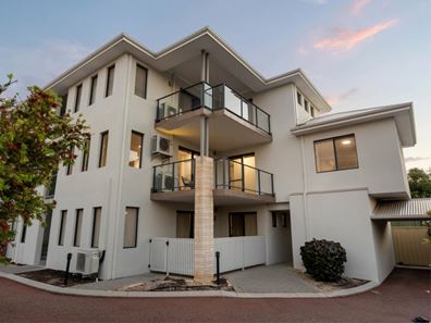 4/3 Beverley Road, Cloverdale WA 6105