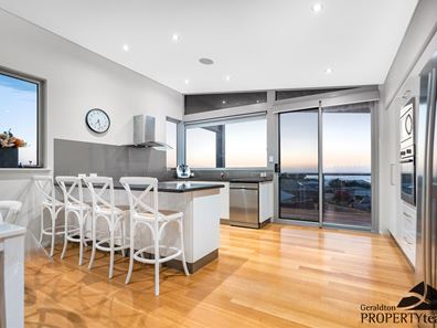 6 Spyglass Hill, Drummond Cove WA 6532