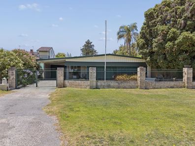 72 Arcadia Drive, Shoalwater WA 6169