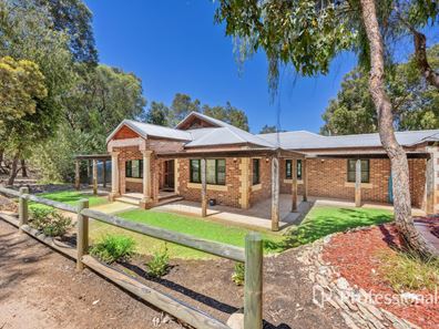 7 Hudson Place, Leschenault WA 6233