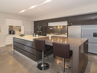 4 Pimelea Parade, Quindalup WA 6281