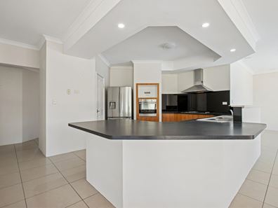 17 Brussels Circuit, Port Kennedy WA 6172
