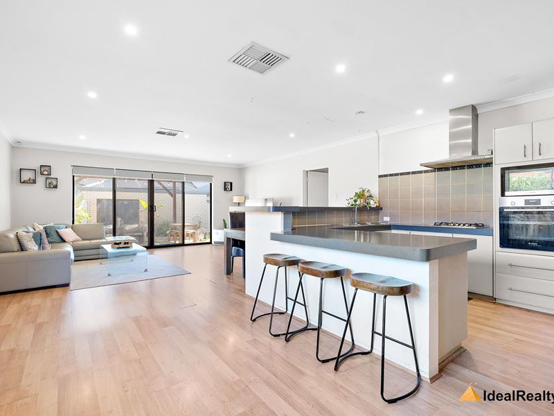 93 Tribute Street  East, Riverton