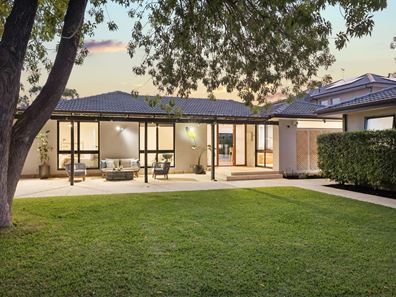 4 Birch Street, Attadale WA 6156