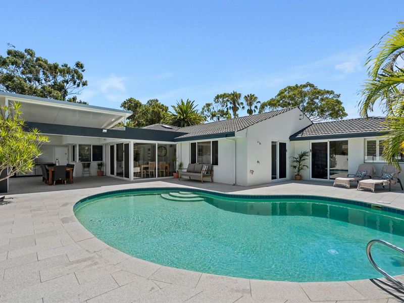 4 Churchlands Avenue, Churchlands