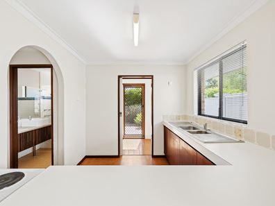 2/17 Fitzroy Road, Rivervale WA 6103