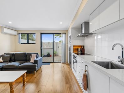 4/31 Firby Street, Cloverdale WA 6105