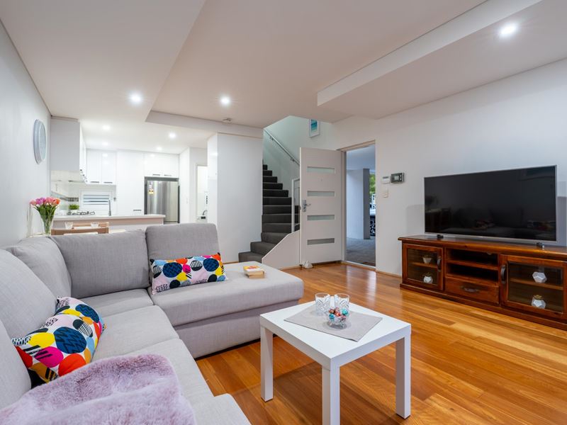 2/216 Flamborough Street, Doubleview WA 6018