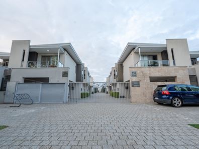 2/216 Flamborough Street, Doubleview WA 6018