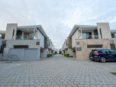 2/216 Flamborough Street, Doubleview WA 6018