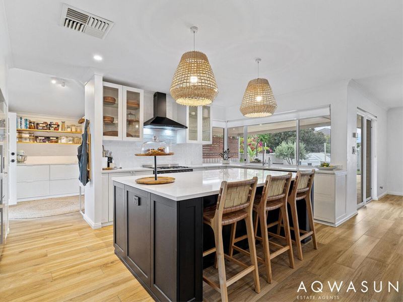 14 Erlistoun Street, Golden Bay