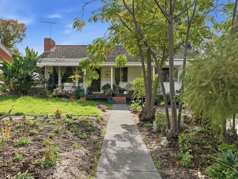 11 Reen Street, St James WA 6102