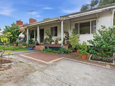 11 Reen Street, St James WA 6102