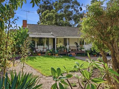11 Reen Street, St James WA 6102