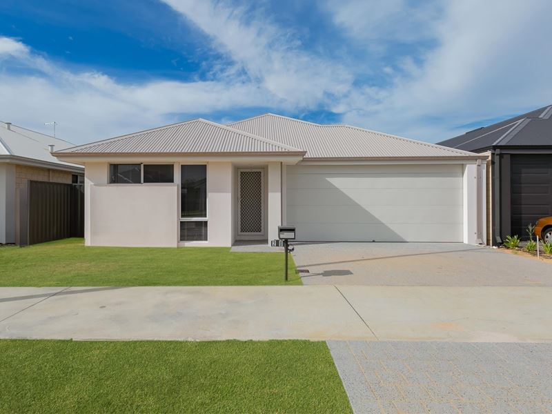 240 Badgerup Avenue, Lakelands WA 6180