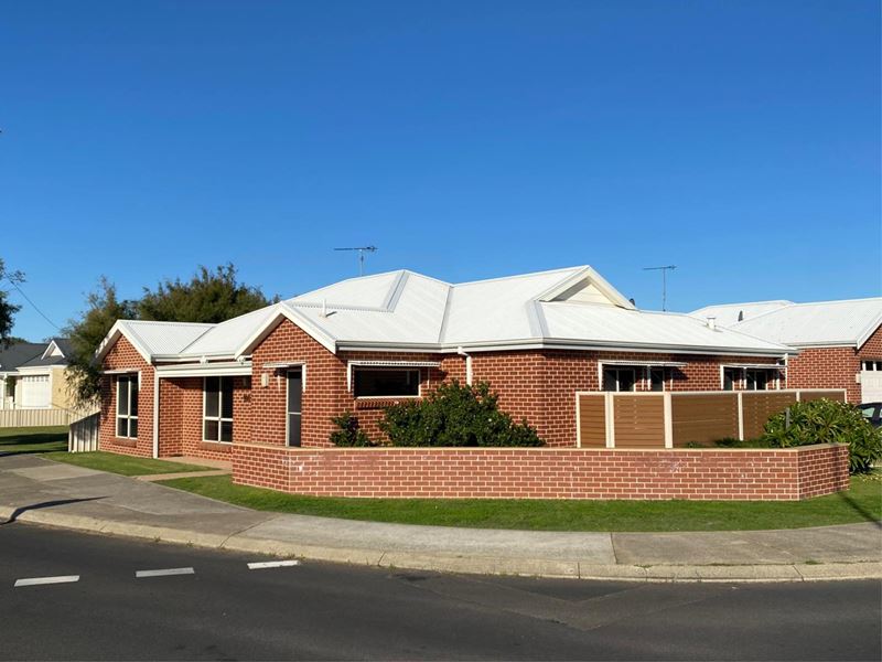 100 Kent Street, Busselton