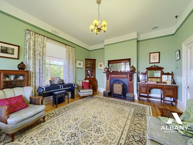 14 Parade Street, Albany WA 6330