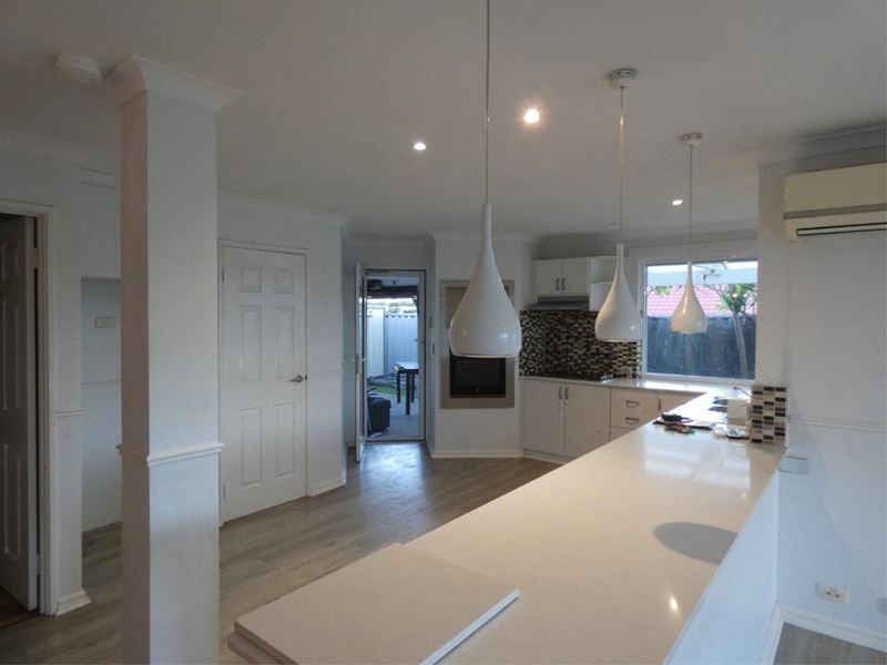 30 Stonehaven Parade, Kinross