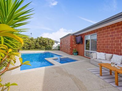 12 Holloways Ridge, Secret Harbour WA 6173