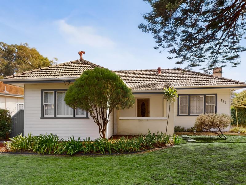111 River View Avenue, South Guildford WA 6055