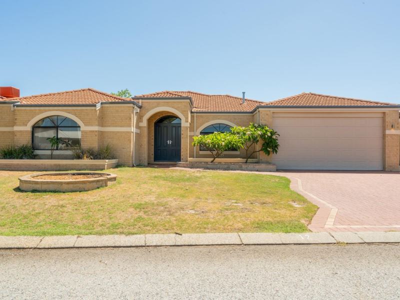 12 Connaught Gardens, Canning Vale WA 6155