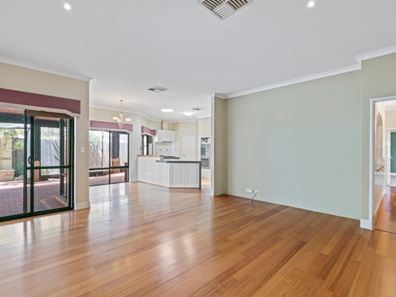 12 Connaught Gardens, Canning Vale WA 6155