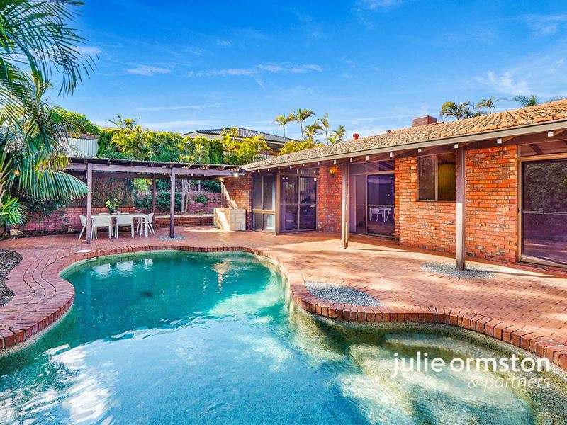 11 Tamblyn Close, Woodvale WA 6026