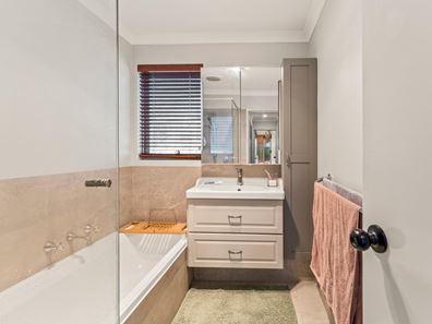 2/5 Sang Pl, Bayswater WA 6053