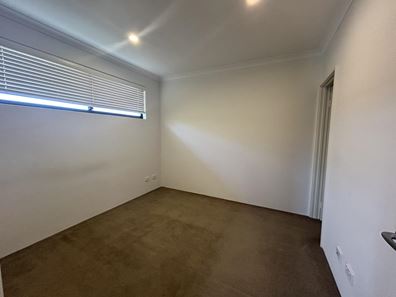 4/16 Pearl Road, Cloverdale WA 6105