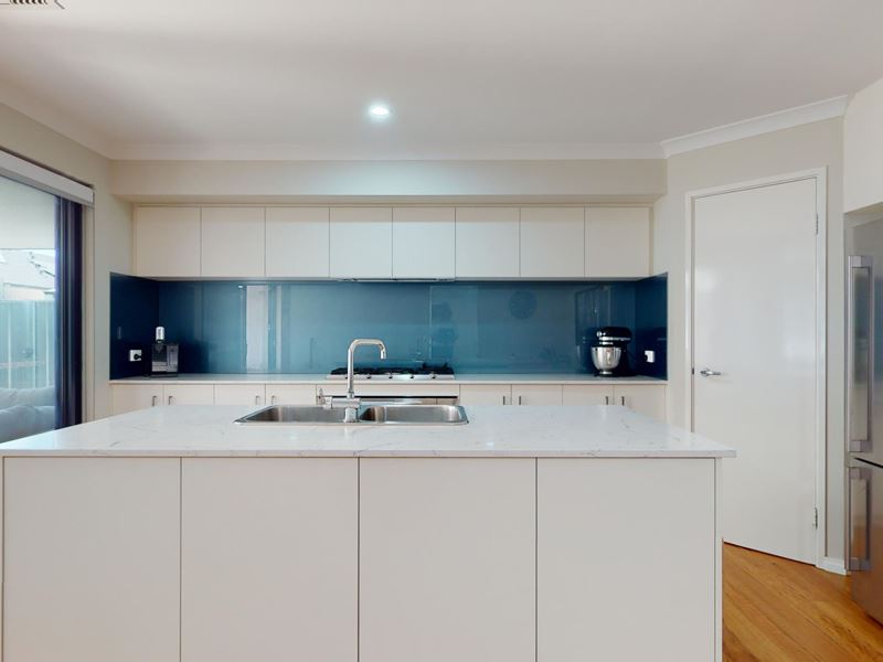 7 Kapula Way, Lake Coogee WA 6166