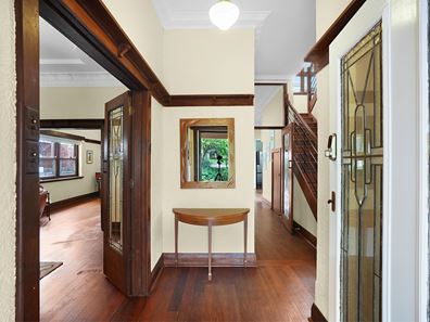 30 Elstree Avenue, Menora WA 6050