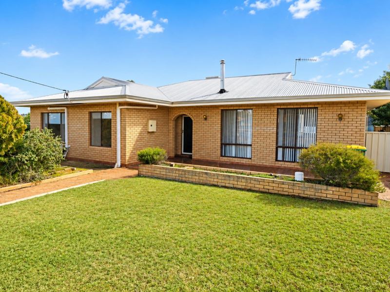 2 & 4 Mitchell Street, Wongan Hills