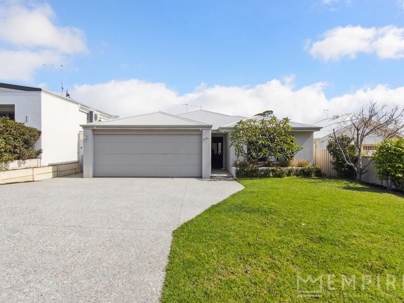 4 Bolt Street, Beaconsfield WA 6162