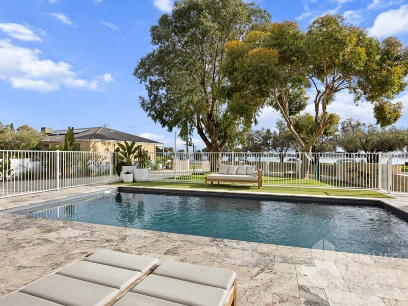 207 Old Coast Road, Australind WA 6233