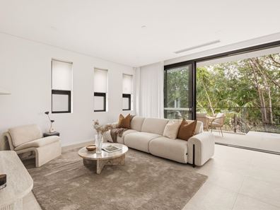 2/12 Tweeddale Road, Applecross WA 6153