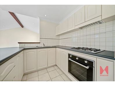 135B Huntriss Road, Doubleview WA 6018