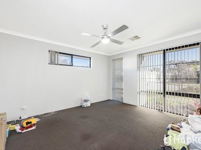 11 Sparrowhawk Way, Erskine WA 6210